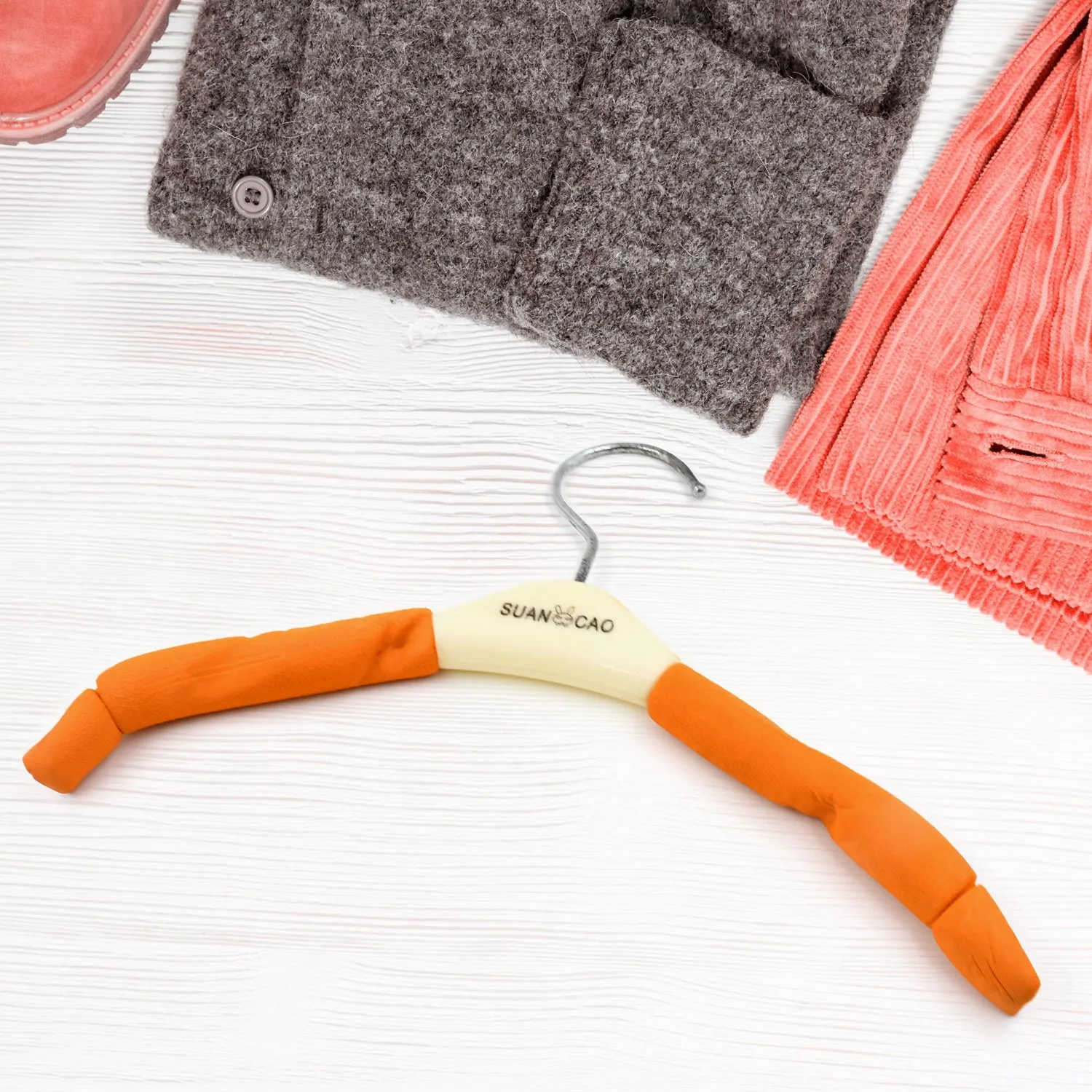 Solid Sponge Non-Slip Hanger for Closet (1 Pc)